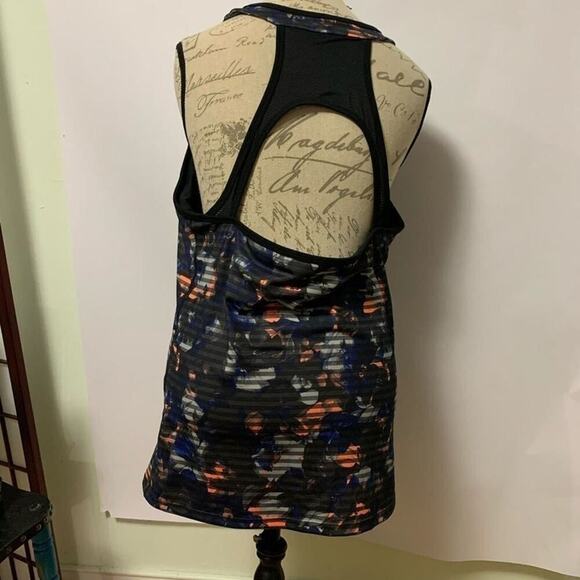 NWOT GAP FIT ATHLETIC RACER BACK‎ TOP SIZE … - Picture 5 of 8